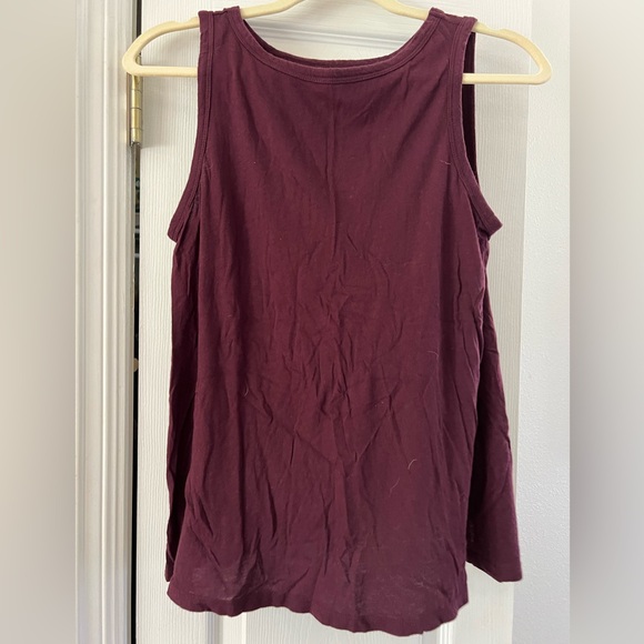Loft burgundy tank with open back - Picture 1 of 3